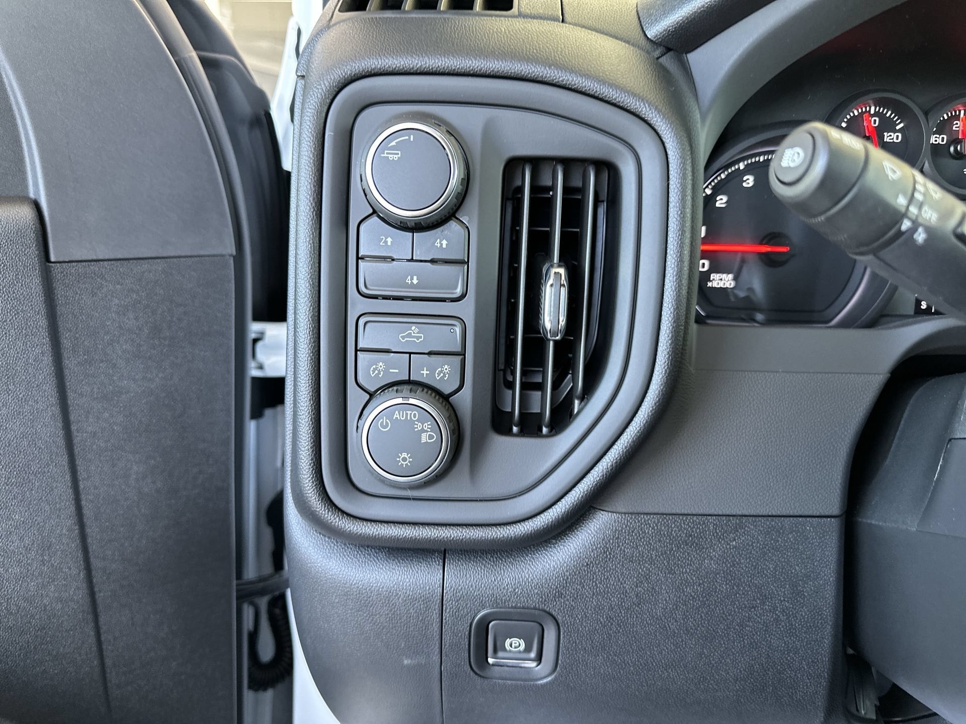 2026 Chevrolet Silverado 2500 HD Custom - Photo 17