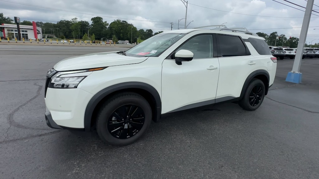 Used 2023 Nissan Pathfinder SL 4WD SUV