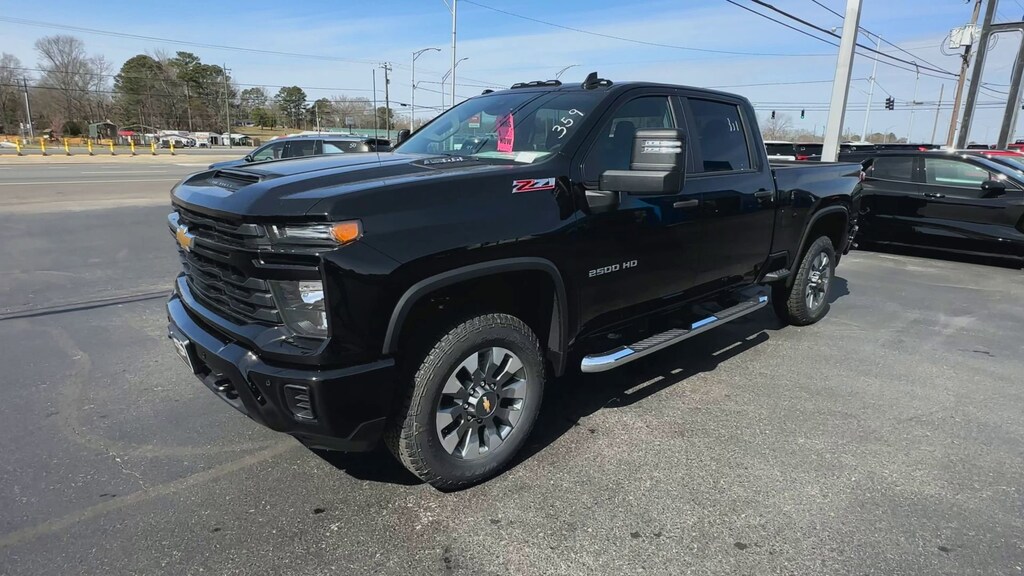 Used 2025 Chevrolet Silverado 2500 HD Custom Truck