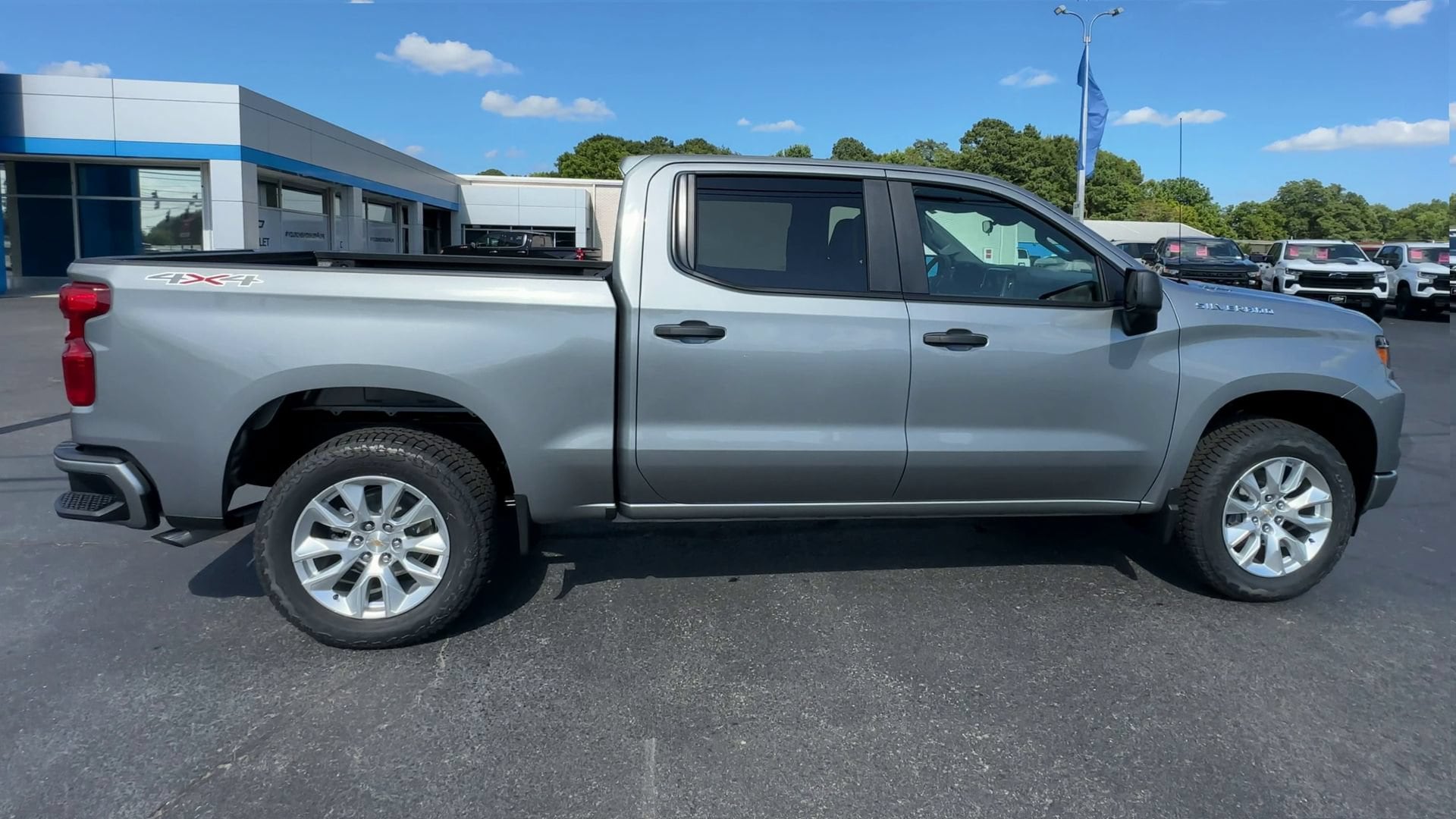 2026 Chevrolet Silverado 1500 Custom - Photo 9