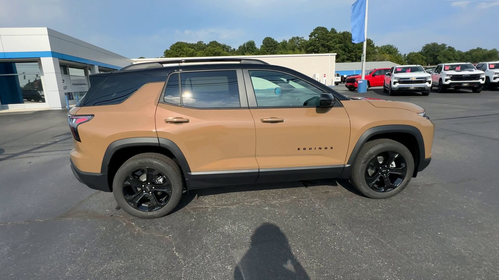 2027 Chevrolet Equinox LT - Photo 9