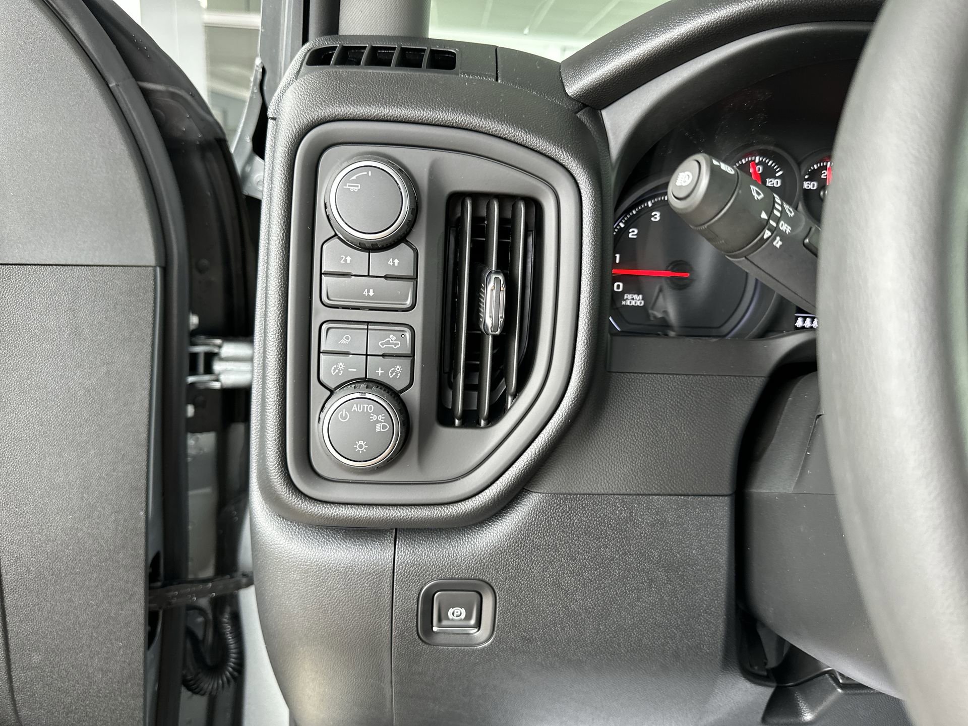 2026 Chevrolet Silverado 2500 HD Custom - Photo 17