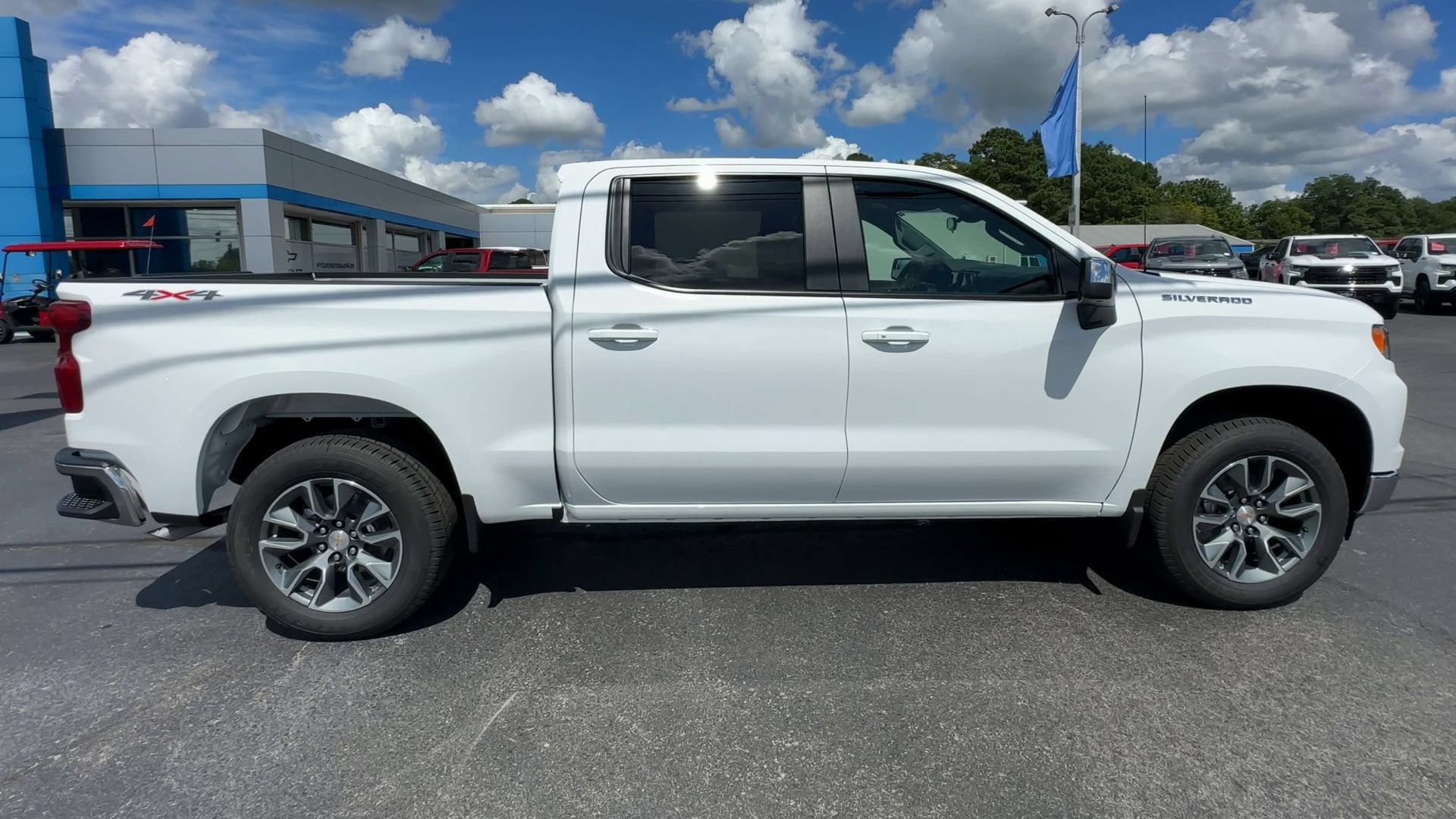2026 Chevrolet Silverado 1500 LT - Photo 9
