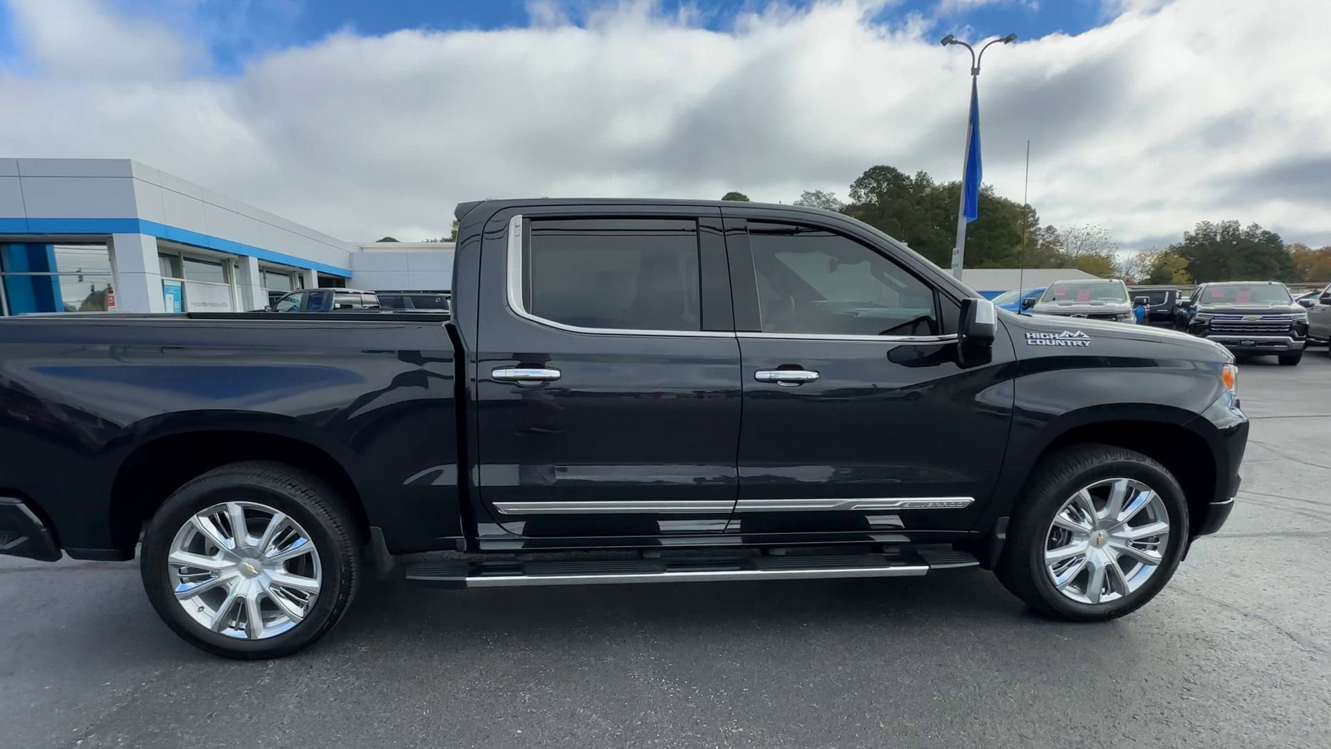 2023 Chevrolet Silverado 1500 High Country - Photo 9