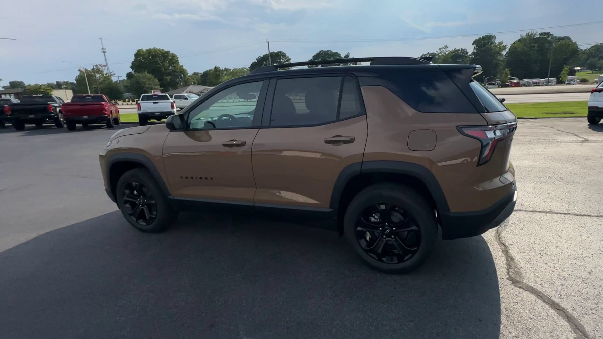 2027 Chevrolet Equinox LT - Photo 6