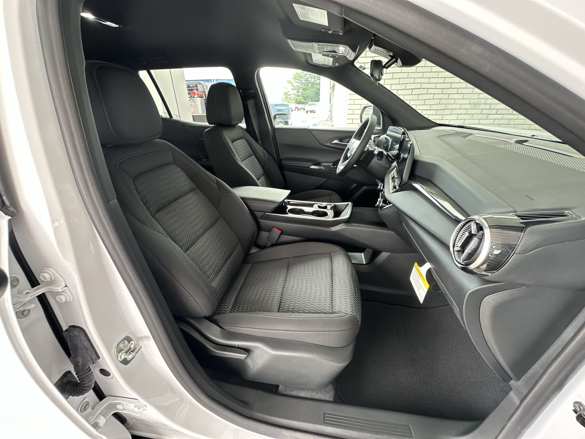 2027 Chevrolet Equinox LT - Photo 27