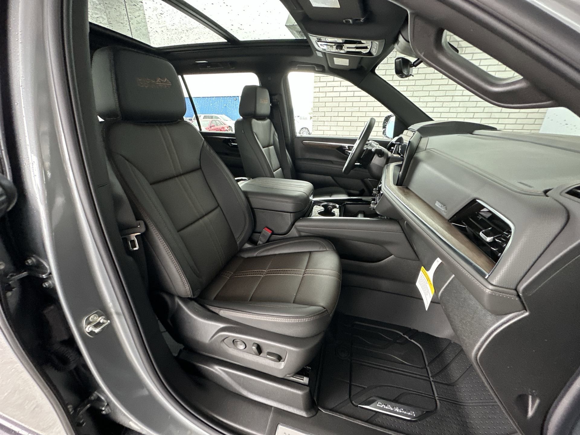 2026 Chevrolet Suburban High Country - Photo 29