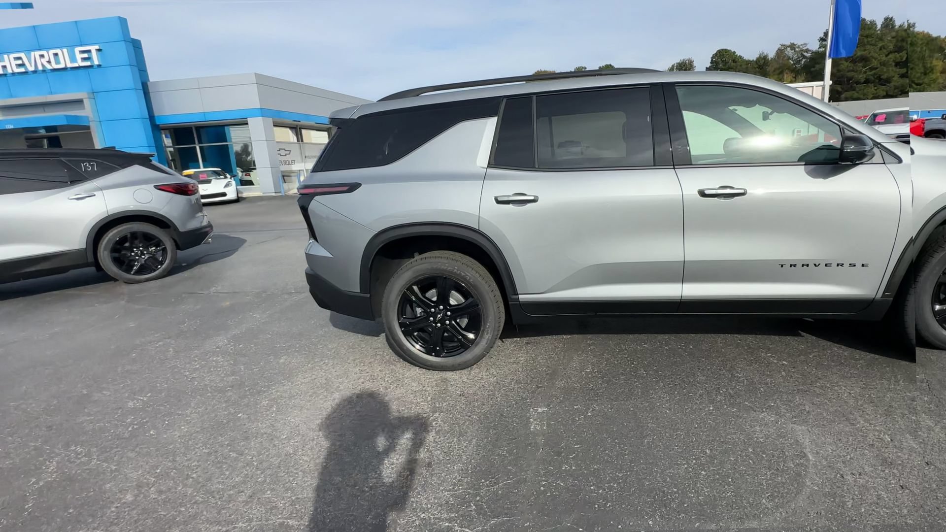 2027 Chevrolet Traverse LT - Photo 9