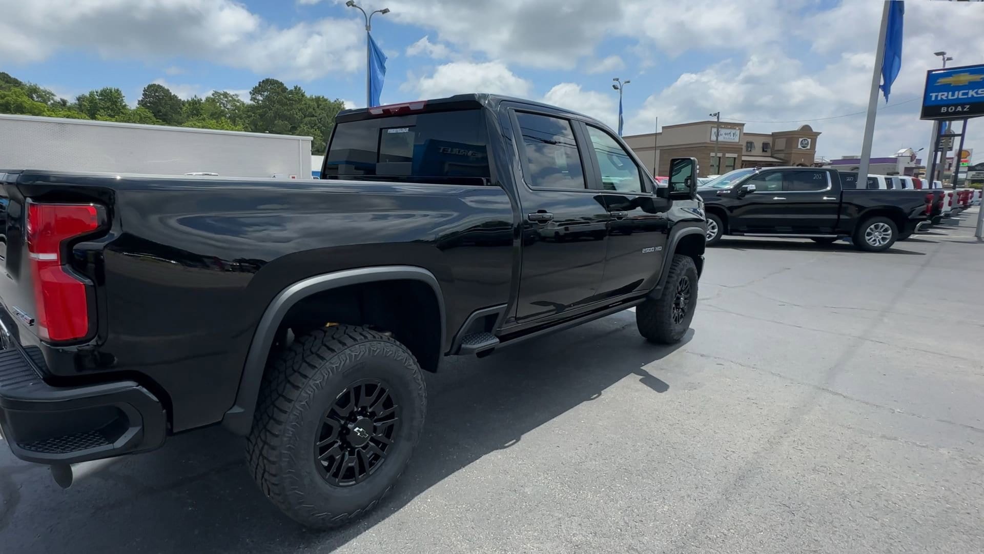 2026 Chevrolet Silverado 2500 HD ZR2 - Photo 8