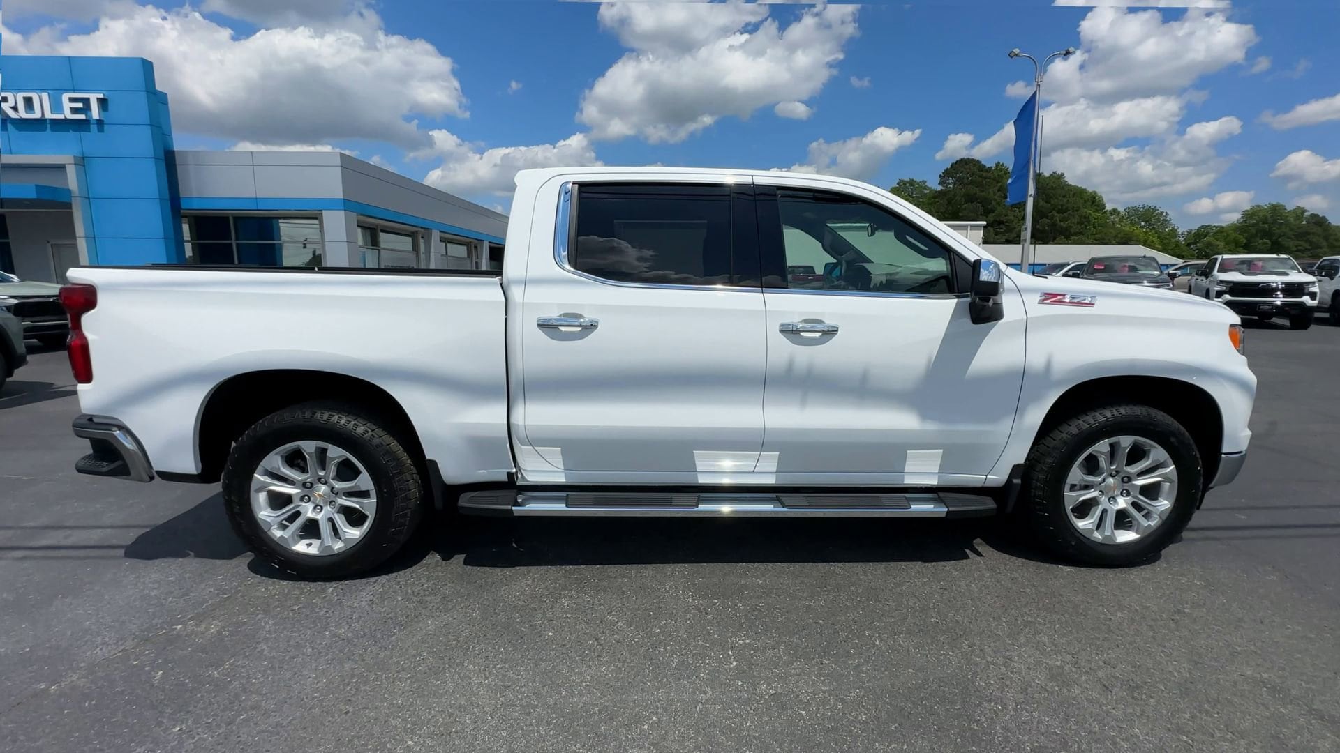 2026 Chevrolet Silverado 1500 LTZ - Photo 9