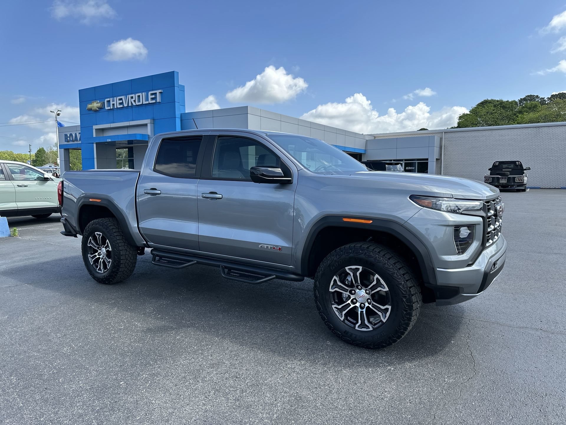 2024 GMC Canyon 4WD AT4 Crew Cab Short Box's photo