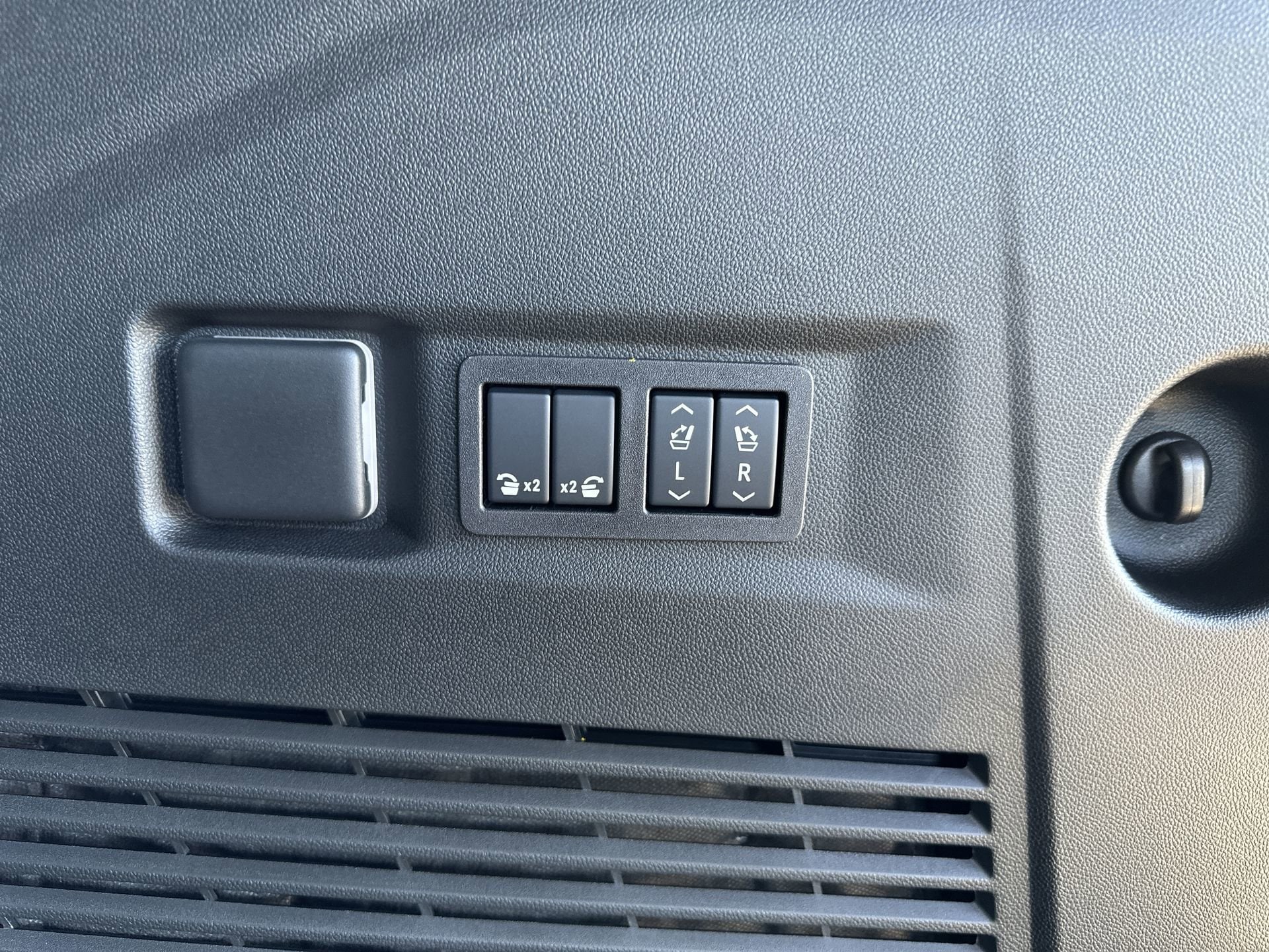 2026 Chevrolet Tahoe Premier - Photo 35