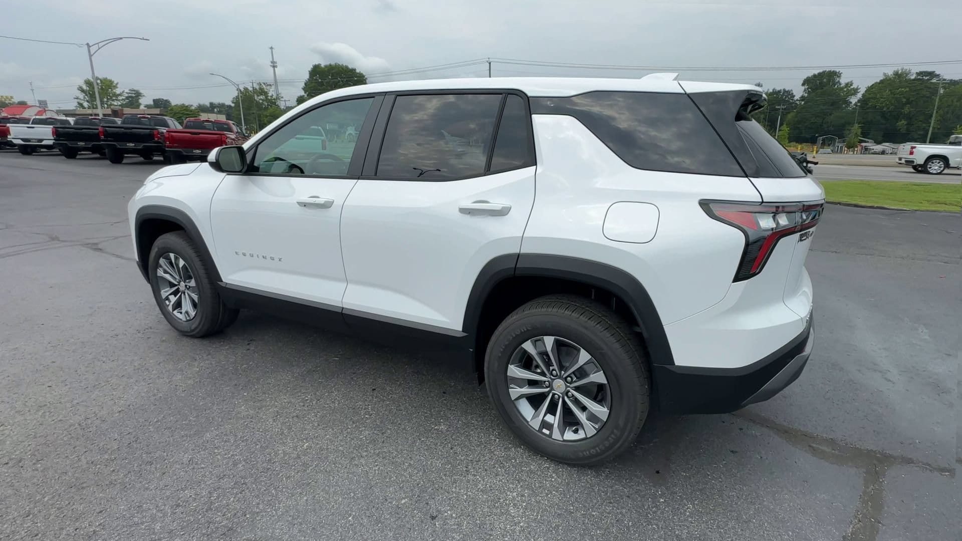 2027 Chevrolet Equinox LT - Photo 6