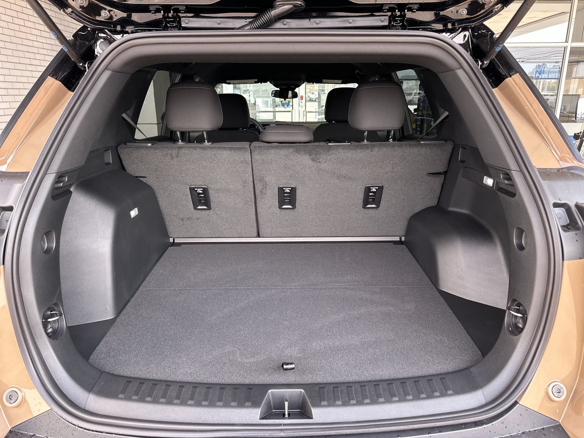 2027 Chevrolet Equinox LT - Photo 25