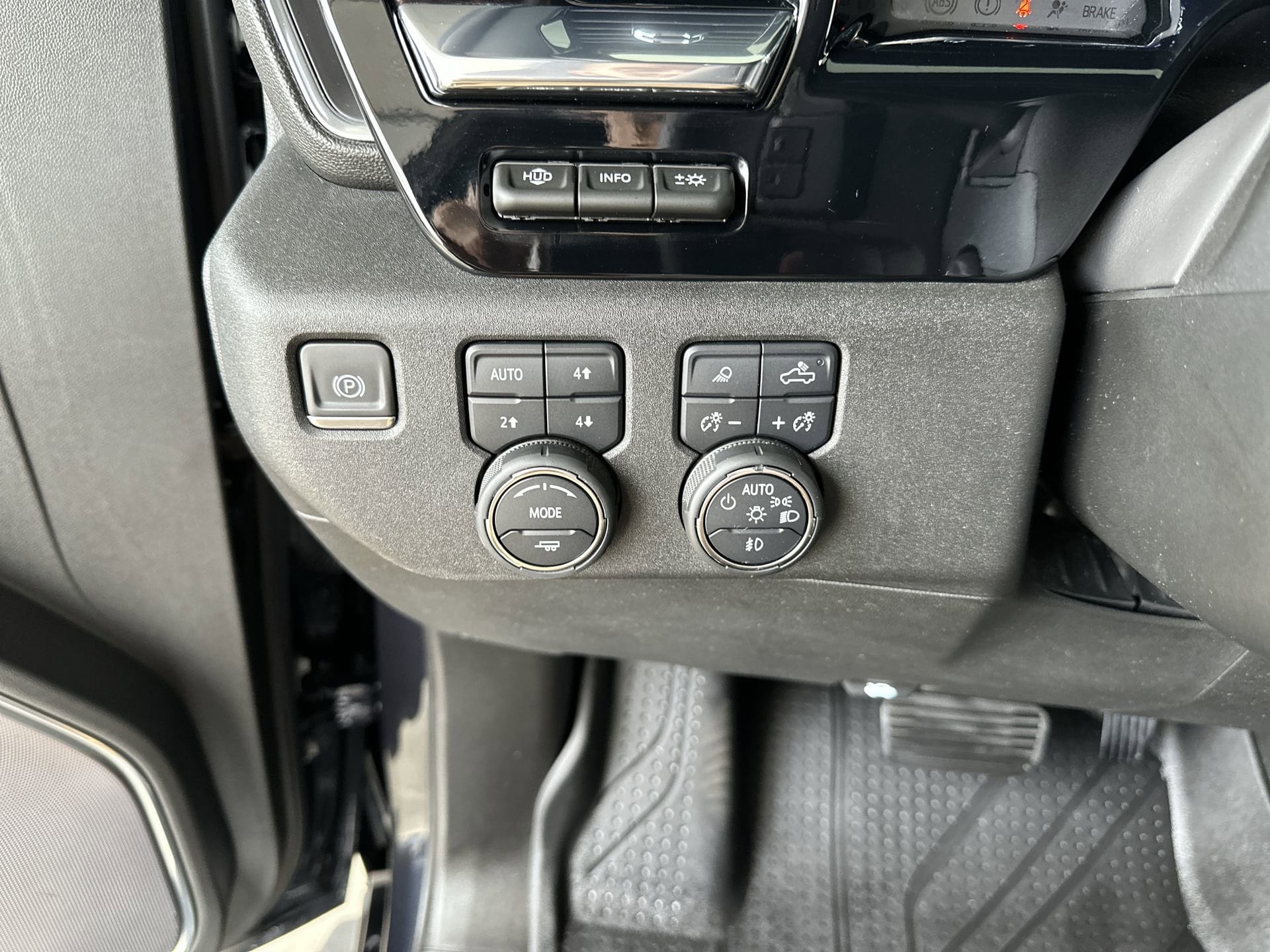 2023 Chevrolet Silverado 1500 High Country - Photo 18