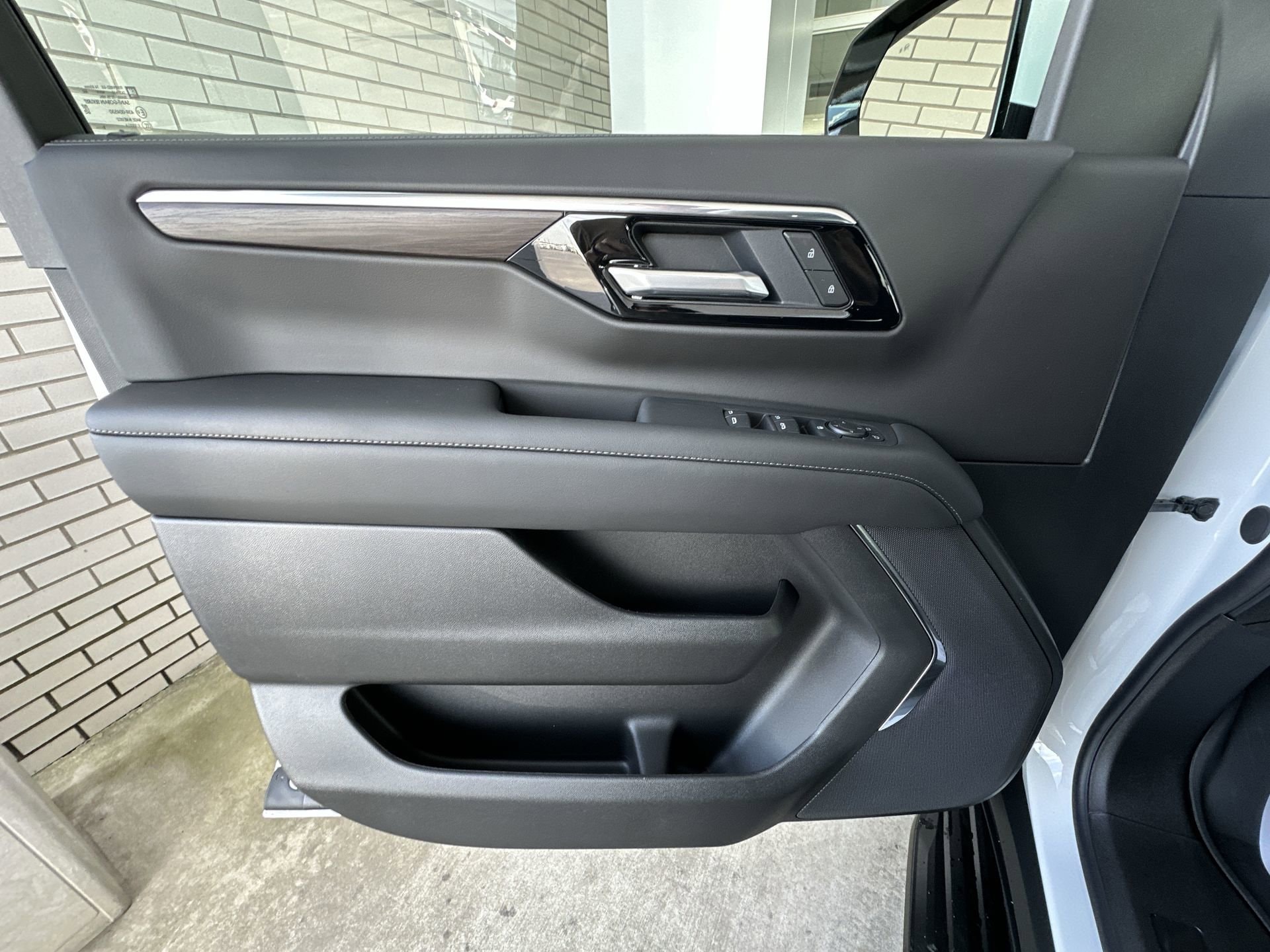 2026 Chevrolet Suburban LS - Photo 22