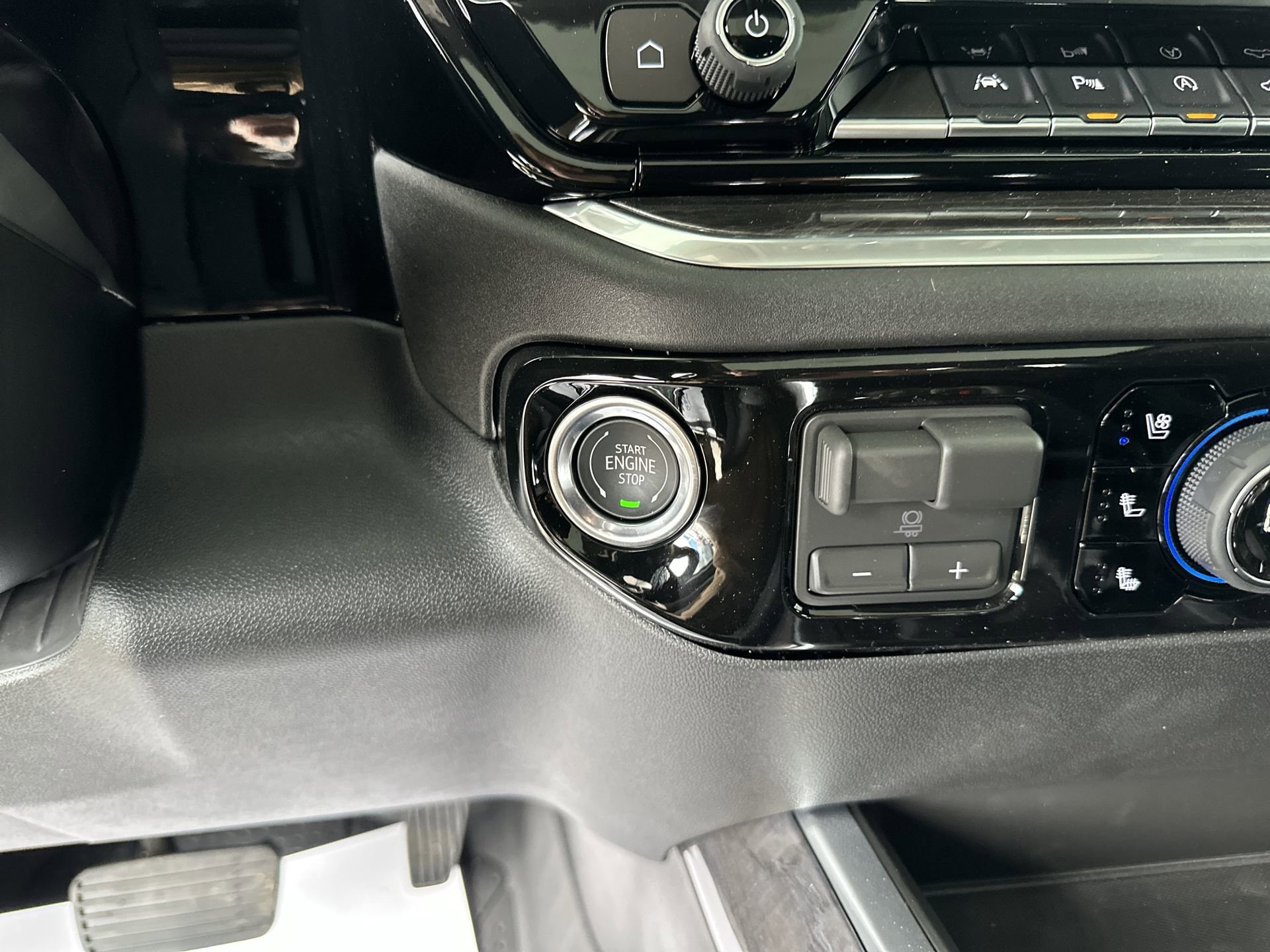 2026 Chevrolet Silverado 1500 LTZ - Photo 17