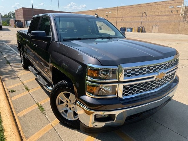 Used 2015 Chevrolet Silverado 1500 LT with VIN 3GCUKREC4FG158980 for sale in Columbus, IN