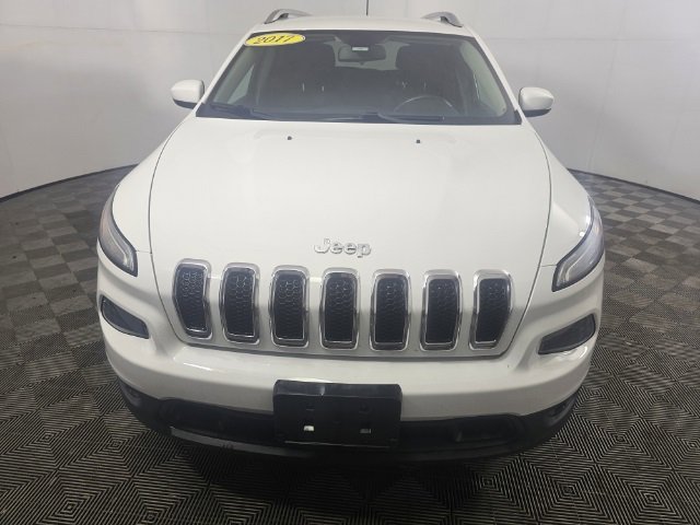 Used 2017 Jeep Cherokee Latitude with VIN 1C4PJLCBXHW610376 for sale in Columbus, IN