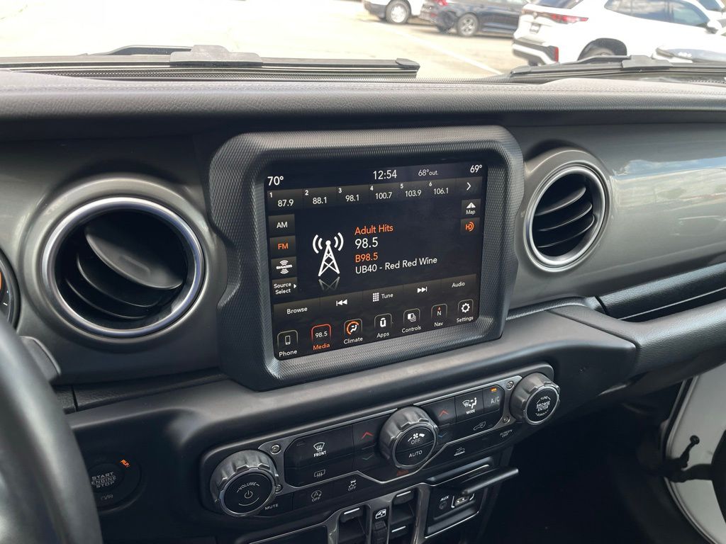 2022 Jeep Wrangler Unlimited Sahara - Photo 16