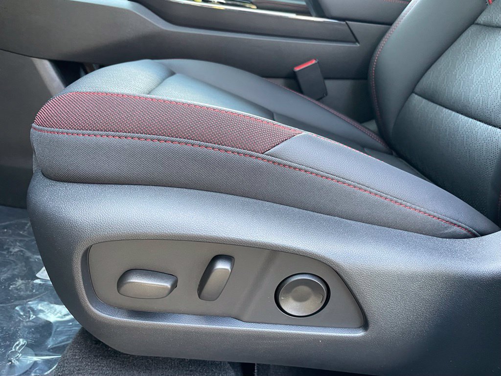 2027 Chevrolet Equinox RS - Photo 11