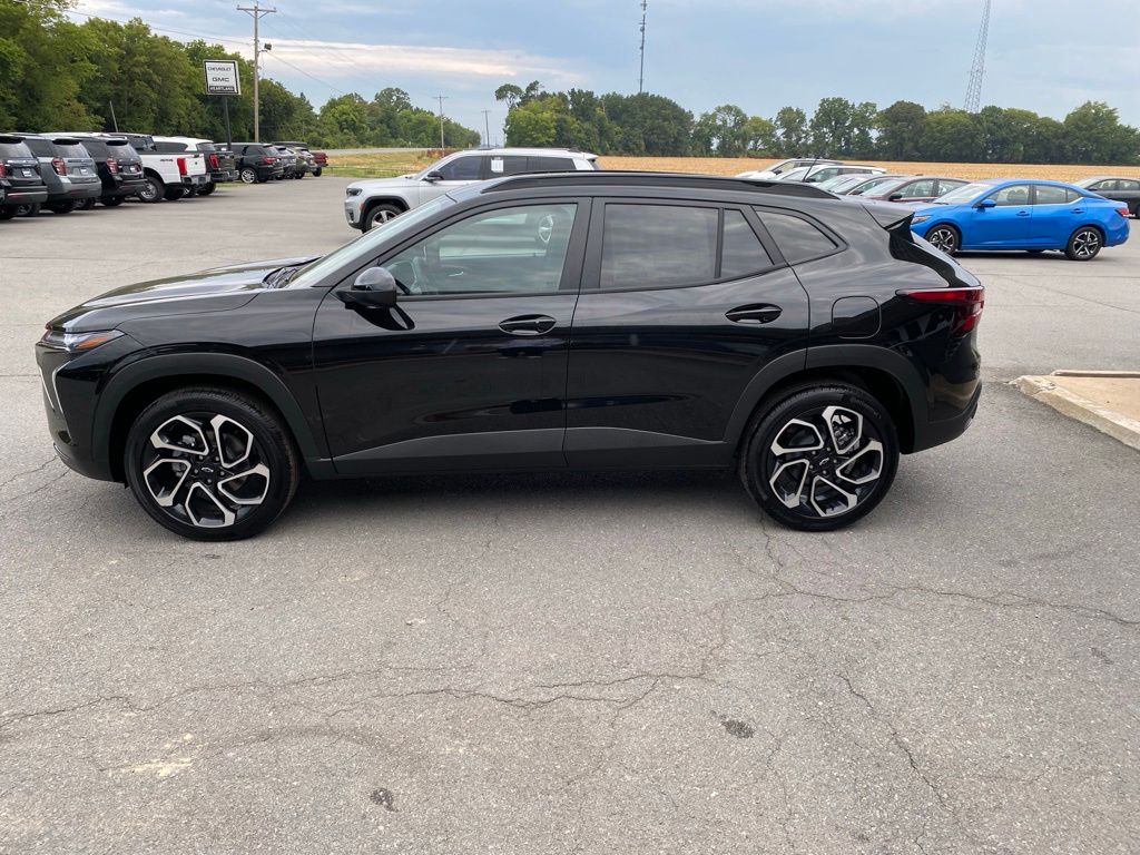 2026 Chevrolet Trax RS - Photo 2