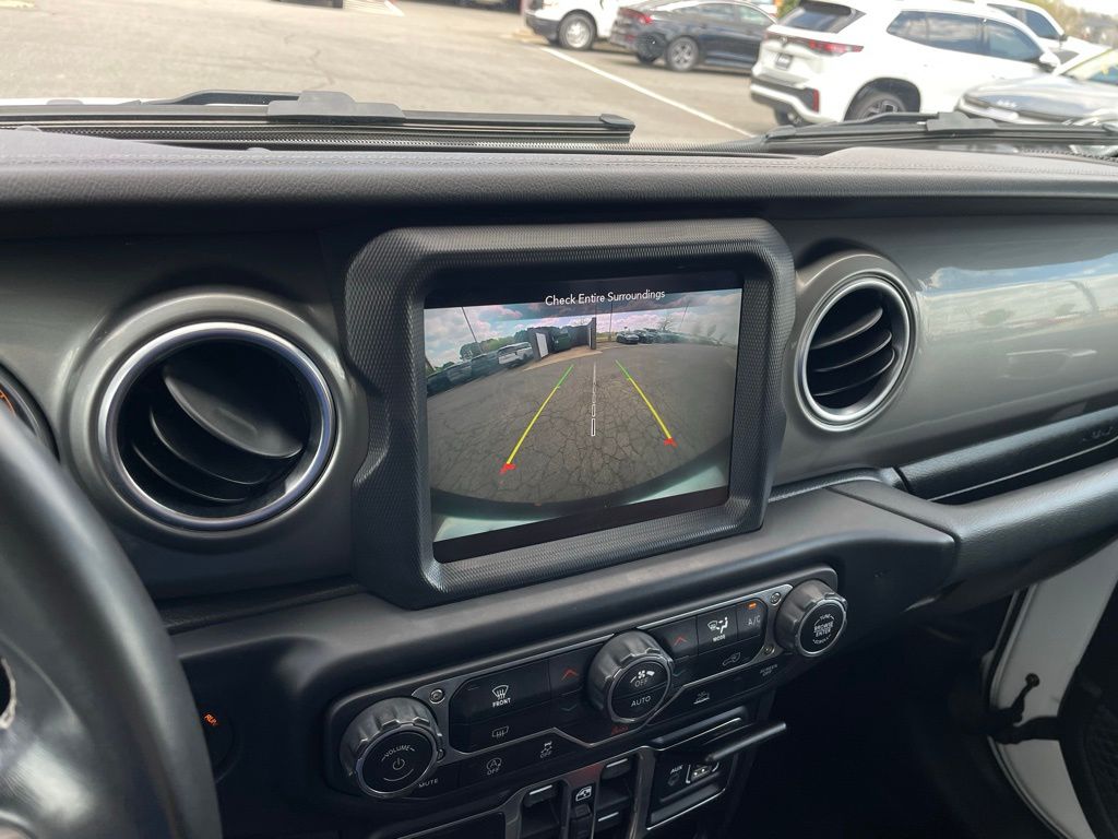 2022 Jeep Wrangler Unlimited Sahara - Photo 17