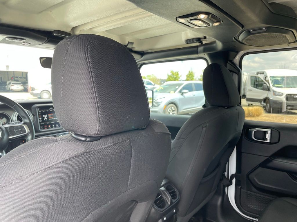 2022 Jeep Wrangler Unlimited Sahara - Photo 26
