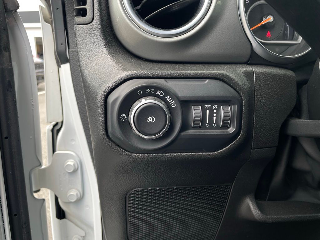 2022 Jeep Wrangler Unlimited Sahara - Photo 13