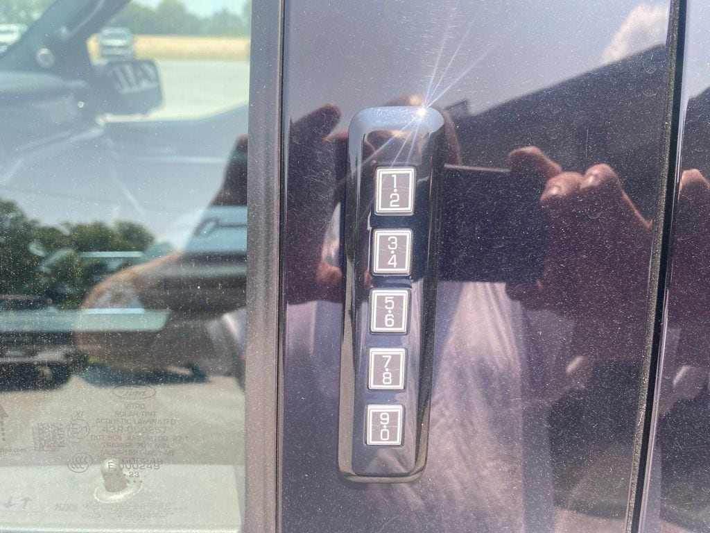 2023 Ford F-150 Platinum - Photo 10