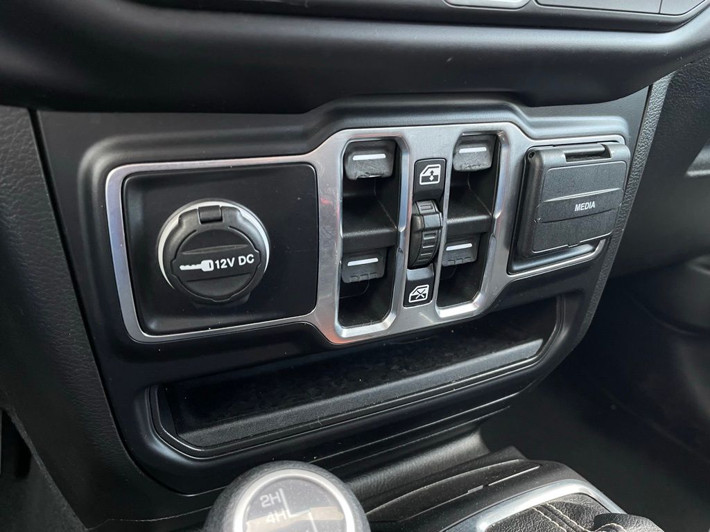 2022 Jeep Wrangler Unlimited Sahara - Photo 19