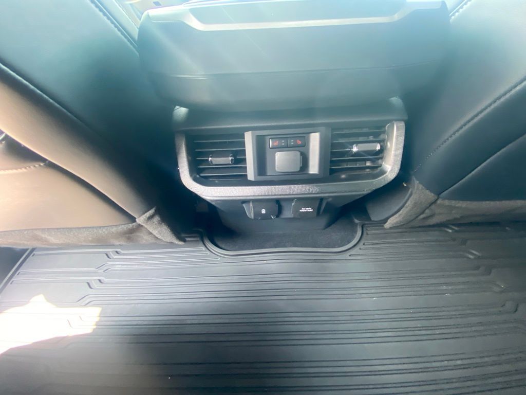 2023 Ford F-150 Platinum - Photo 28