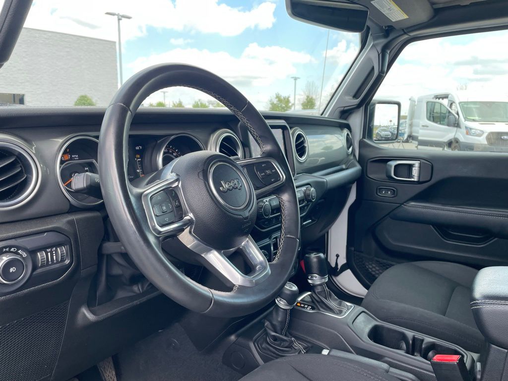 2022 Jeep Wrangler Unlimited Sahara - Photo 10