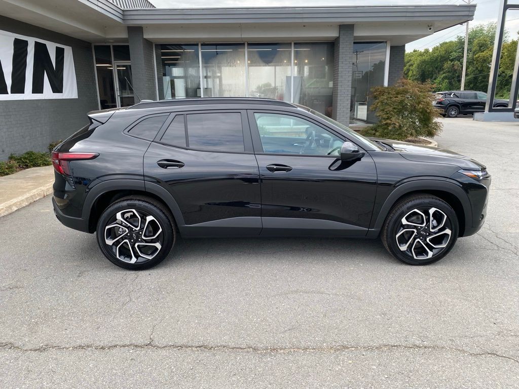 2026 Chevrolet Trax RS - Photo 8