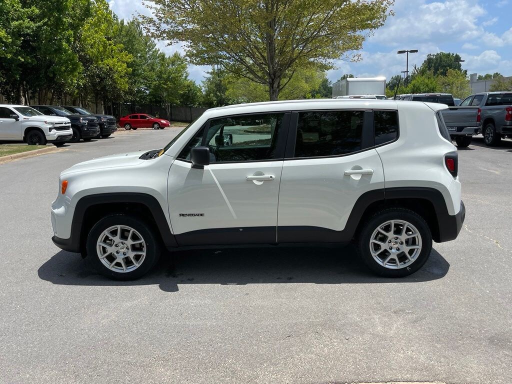 Used 2023 Jeep Renegade Latitude SUV