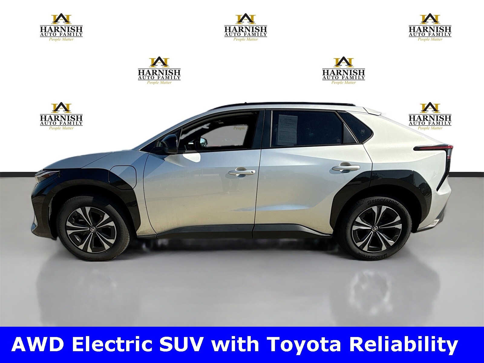 2024 Toyota bZ4X XLE photo 2