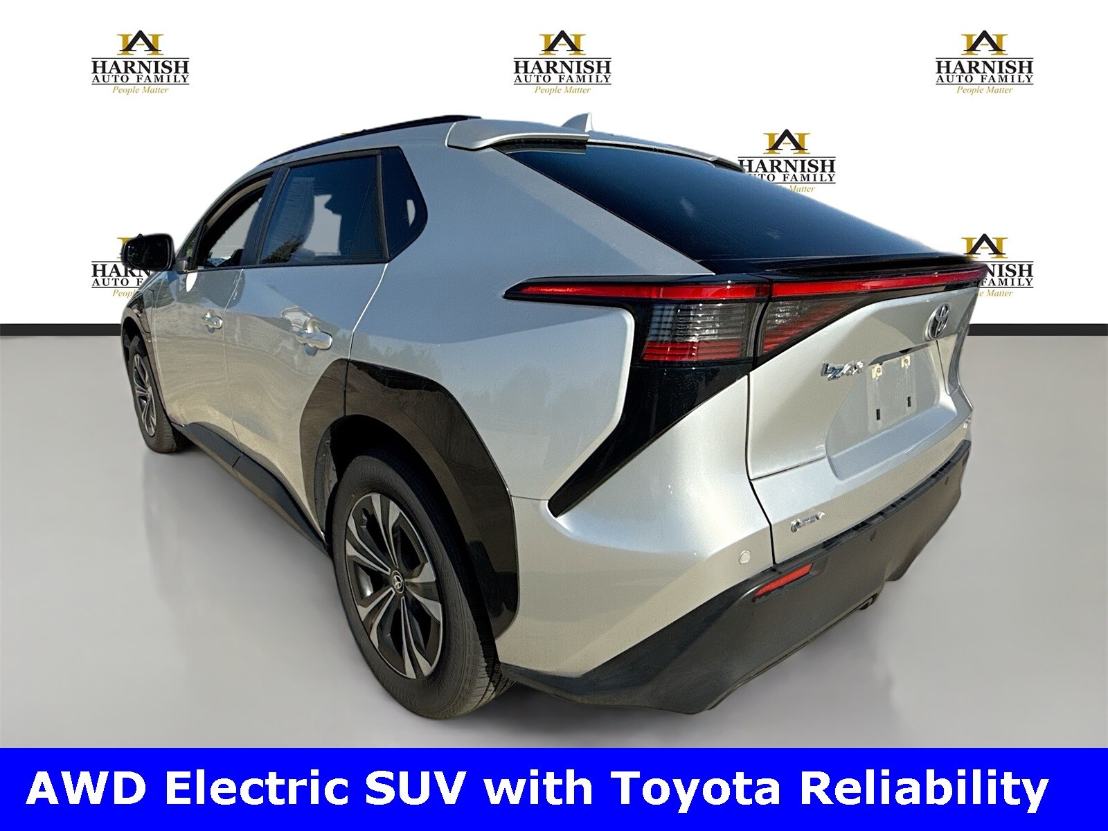 2024 Toyota bZ4X XLE photo 3