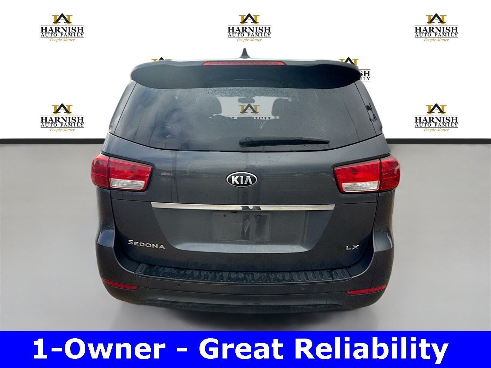 2017 Kia Sedona LX photo 4