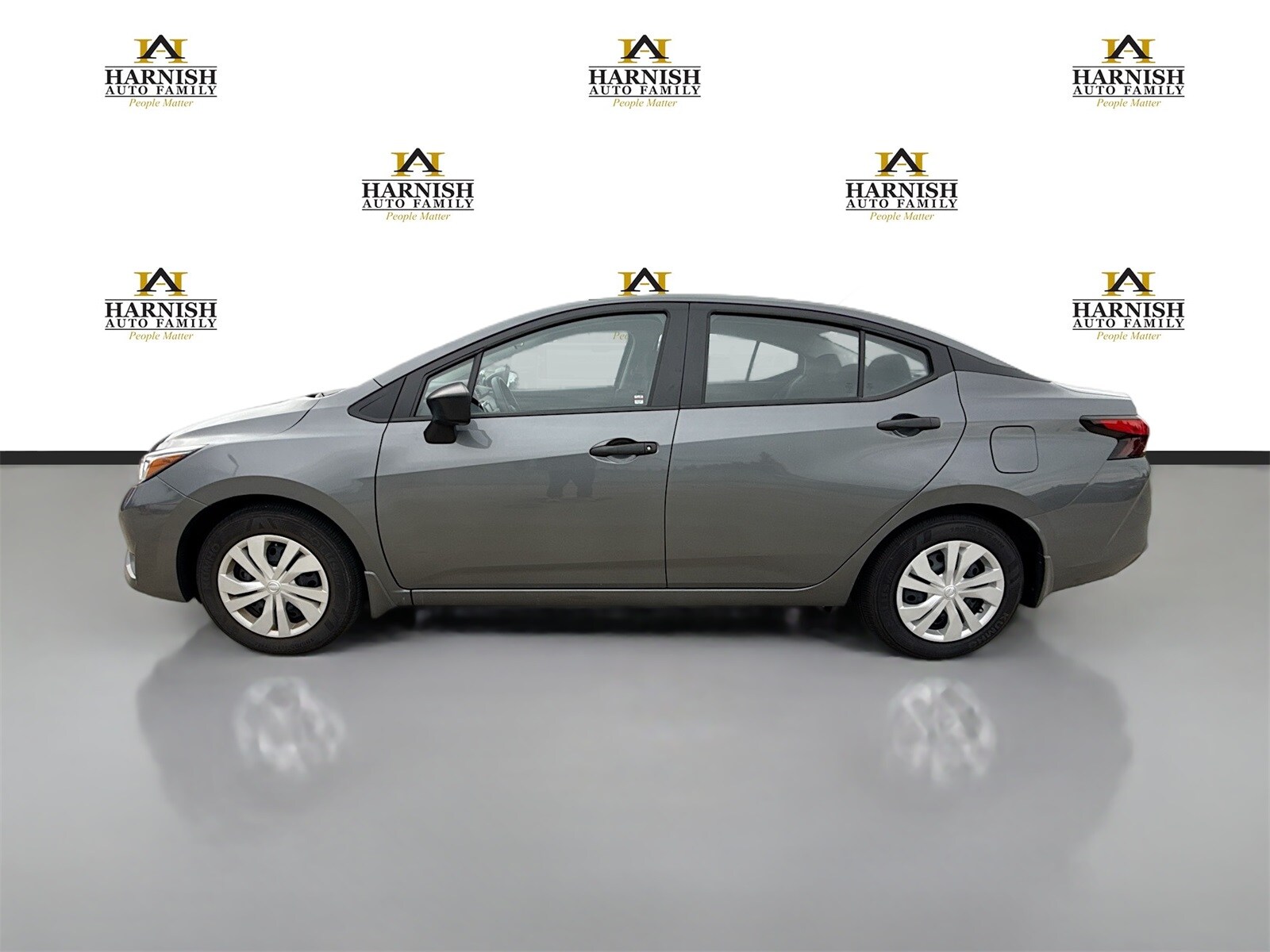 2024 Nissan Versa 1.6 S photo 2