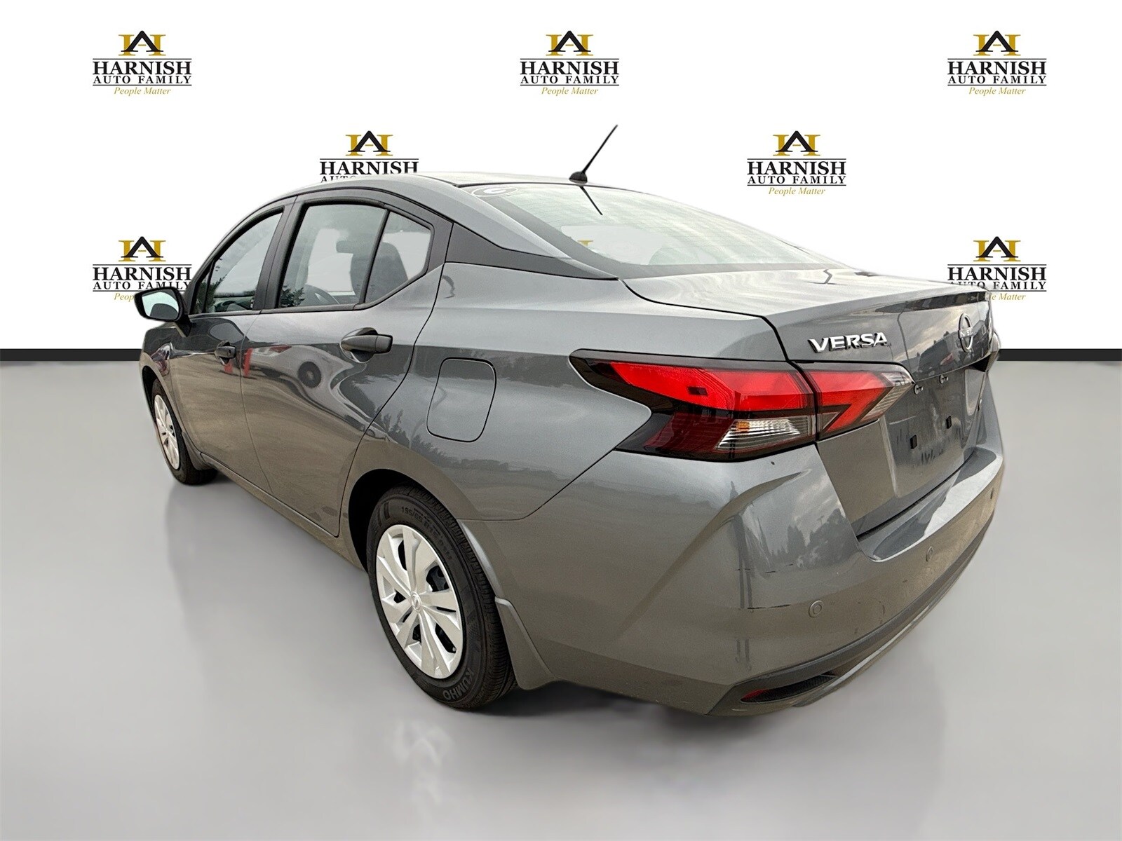 2024 Nissan Versa 1.6 S photo 3