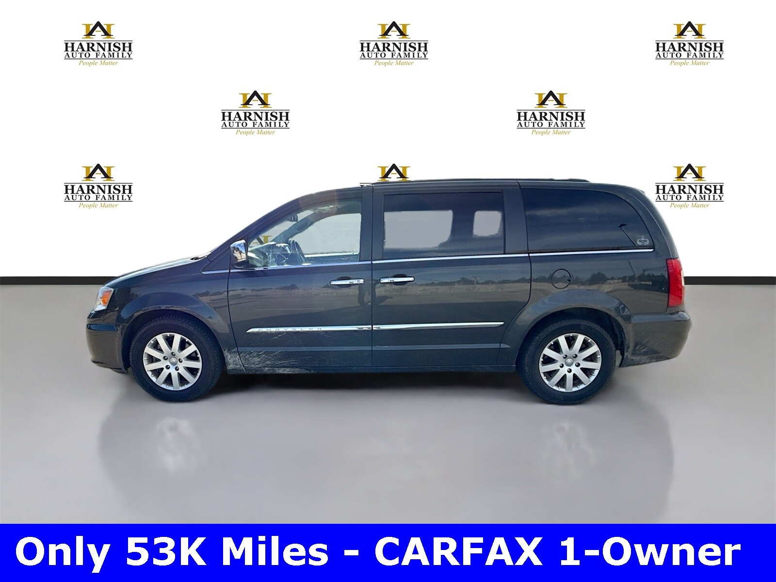 2012 Chrysler Town & Country photo 2