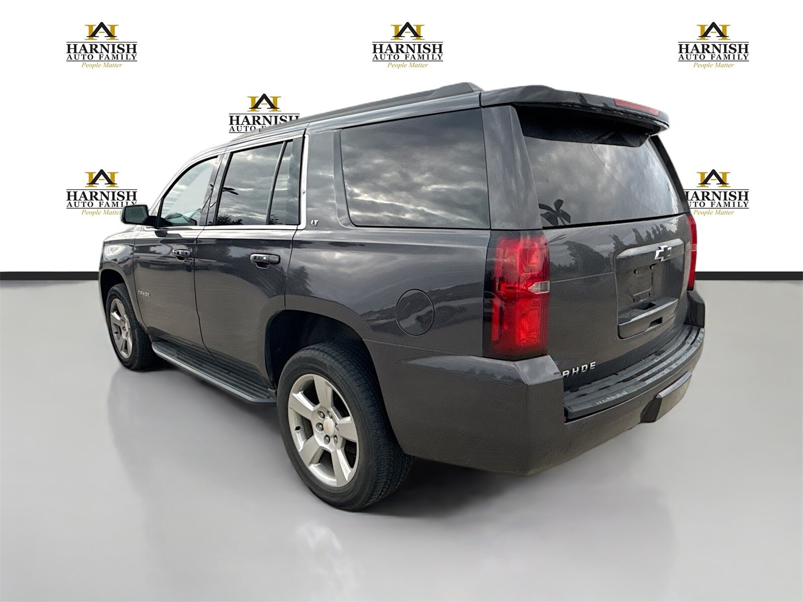 2017 Chevrolet Tahoe LT photo 2