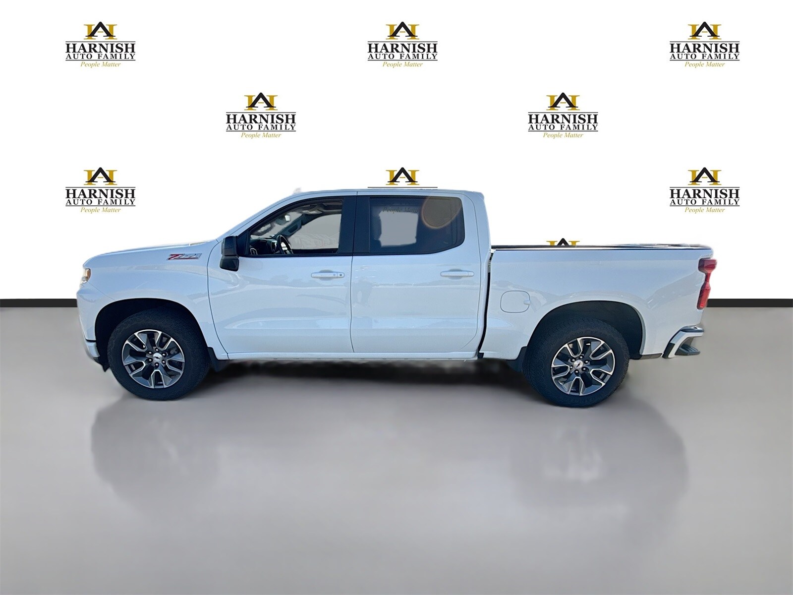2021 Chevrolet Silverado 1500 RST photo 2