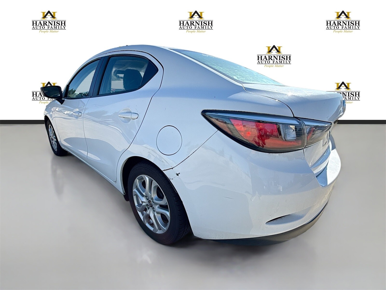 2016 Scion iA photo 3
