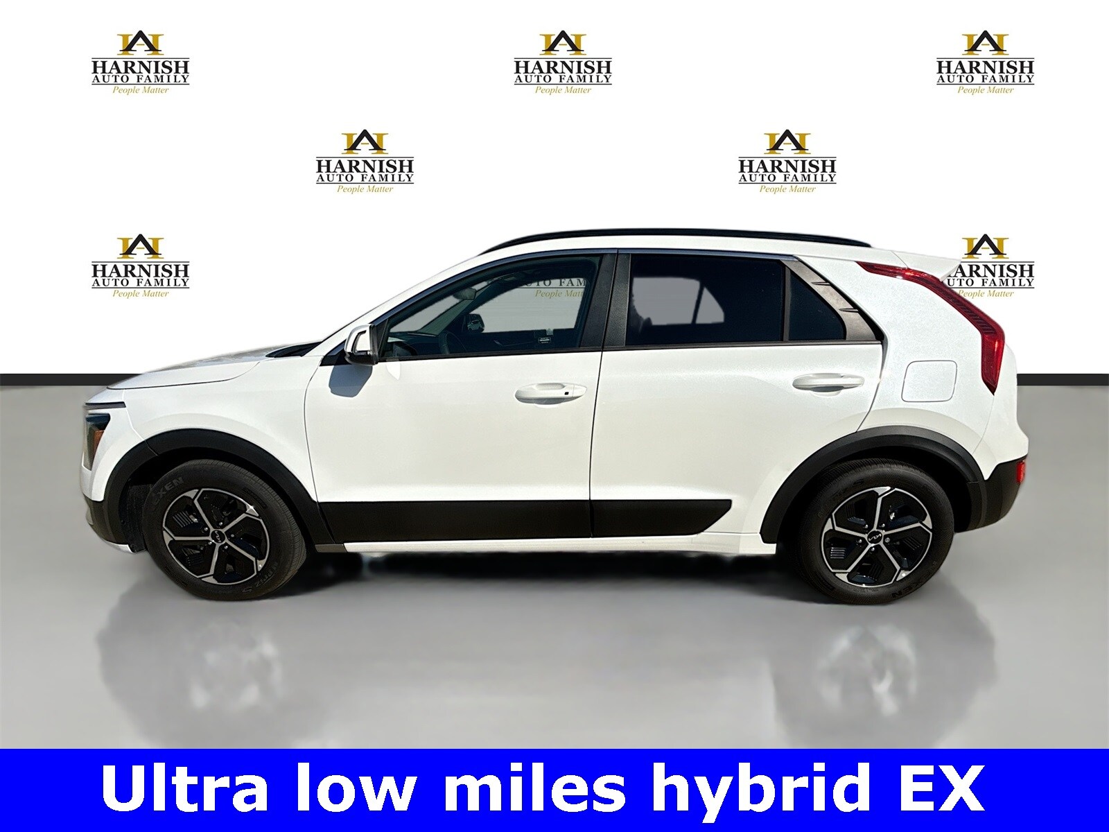 2023 Kia Niro EX photo 2