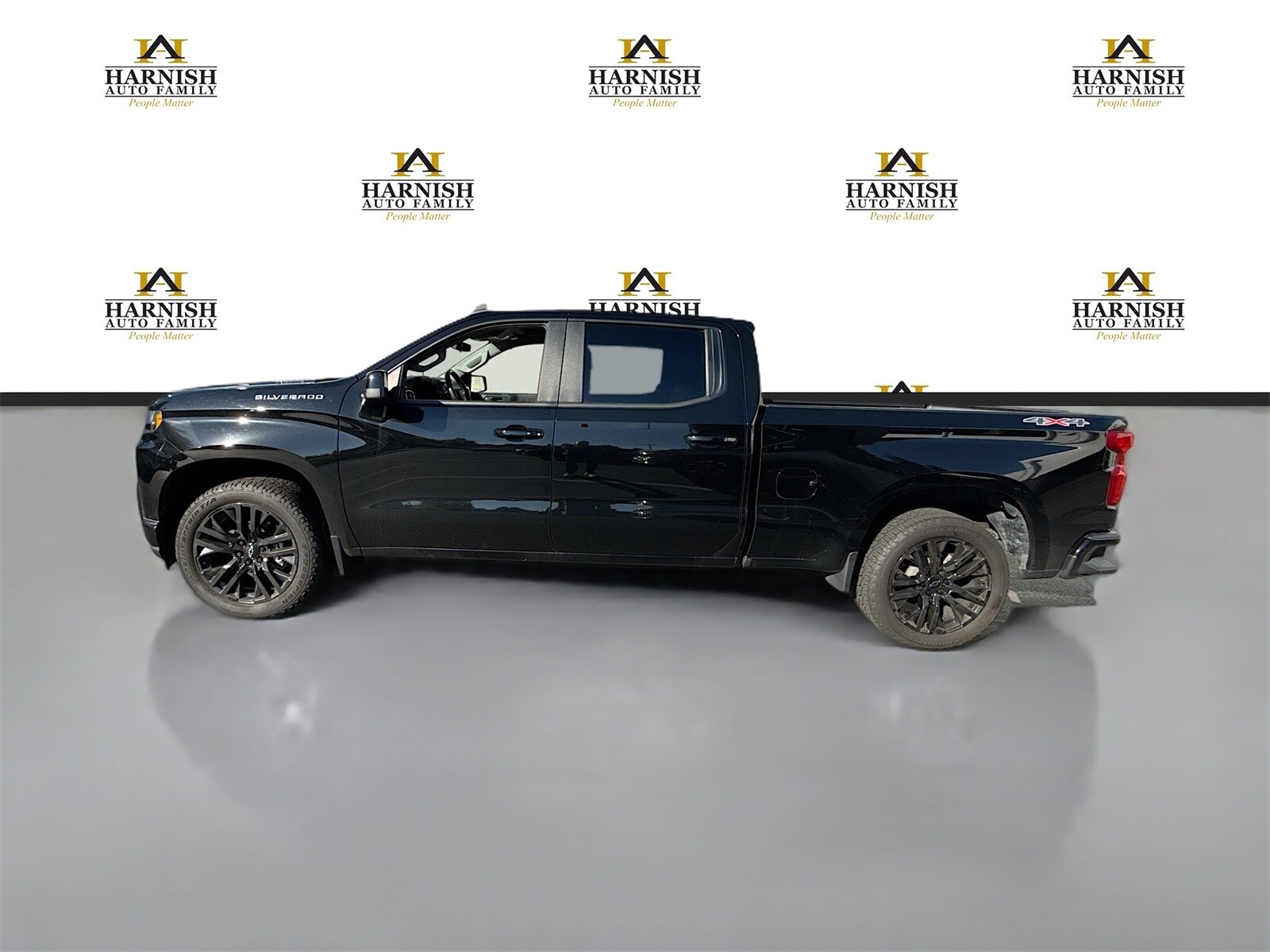 2020 Chevrolet Silverado 1500 RST photo 2