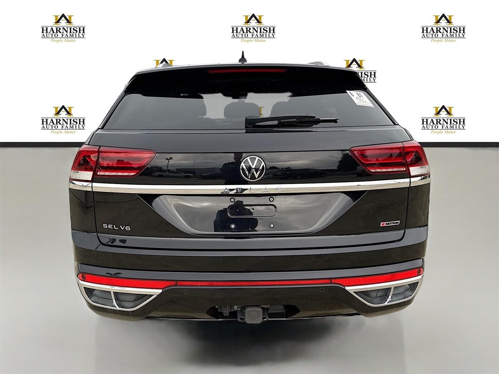 2022 Volkswagen Atlas Cross Sport V6 SEL R-Line photo 4