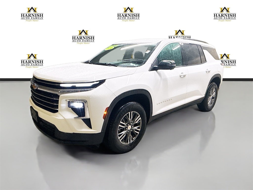 Used 2024 Chevrolet Traverse LT SUV