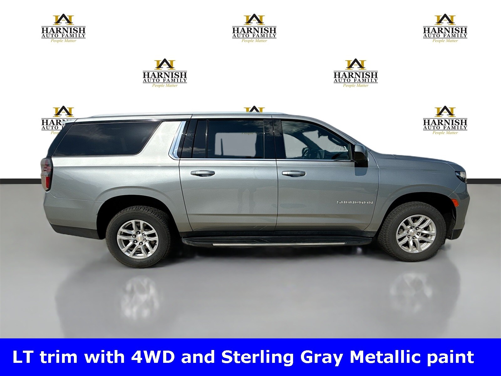 2023 Chevrolet Suburban LT photo 3