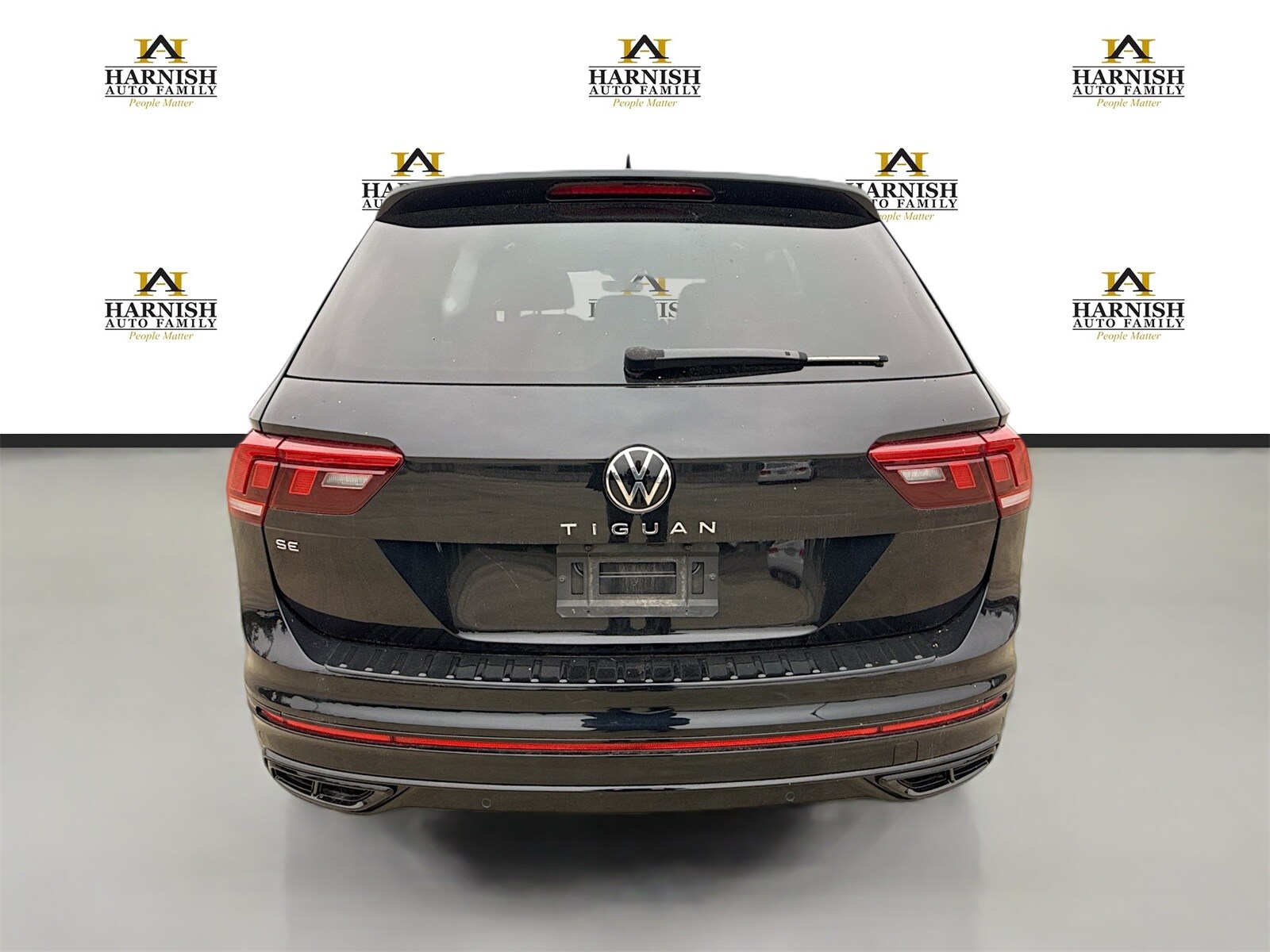 2023 Volkswagen Tiguan SE R-Line Black photo 4